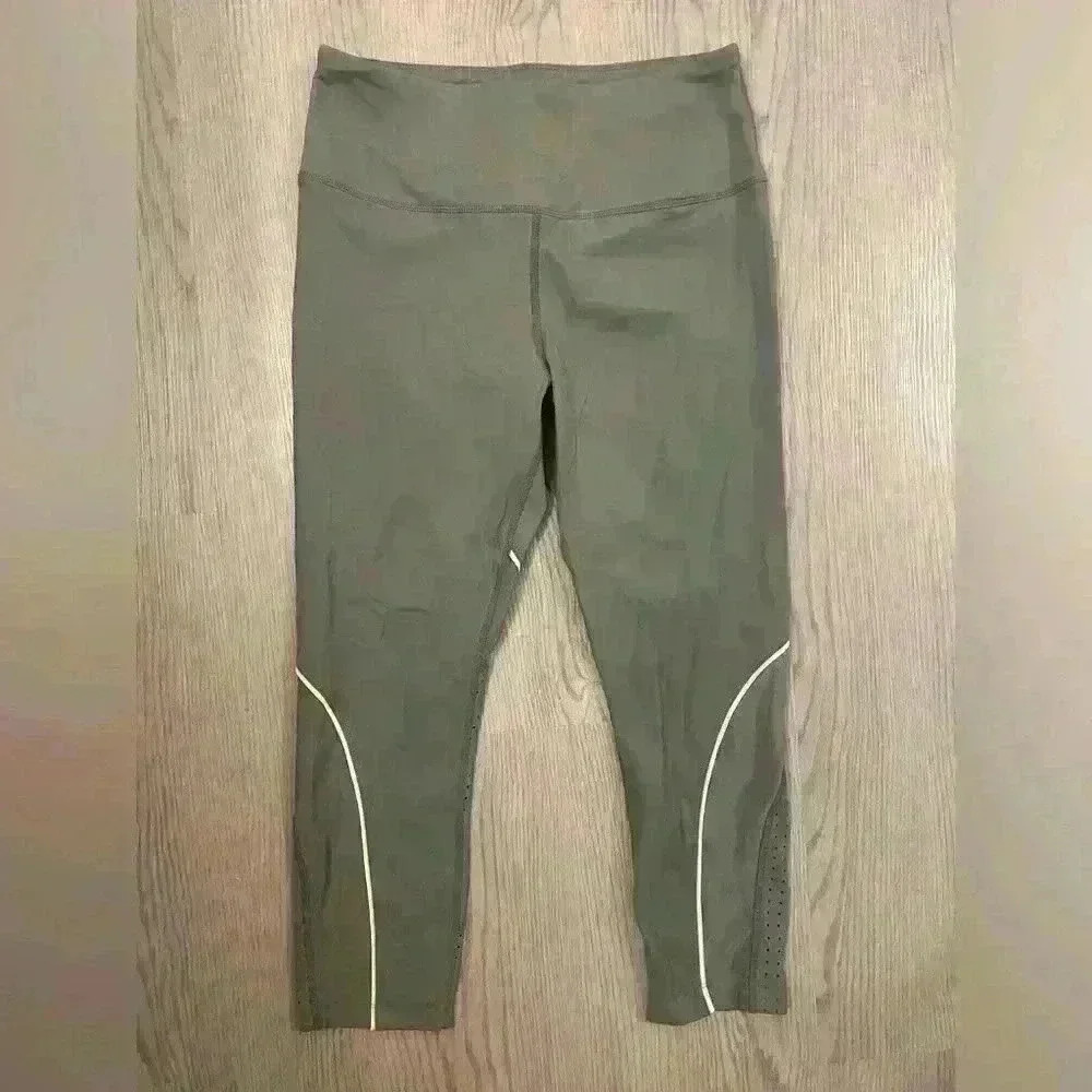 Avia Women’s Active Flex Tech Capri Leggings Size‎ M